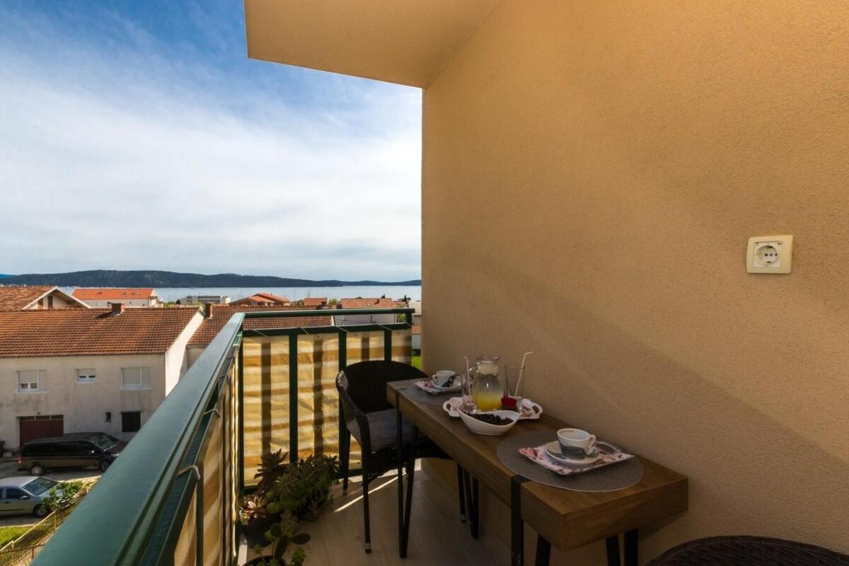 Apartments With A Parking Space Kastel Gomilica, Kastela - 21138 Exterior photo